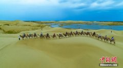 “天山那头有人民！”被新疆导游带火的 